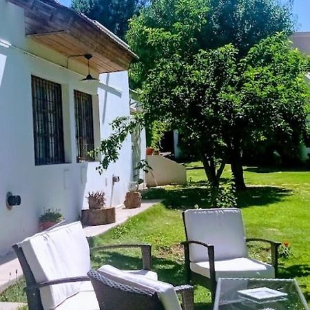 Bed and Breakfast Los Siete Chakras Лухан-де-Куйо Экстерьер фото